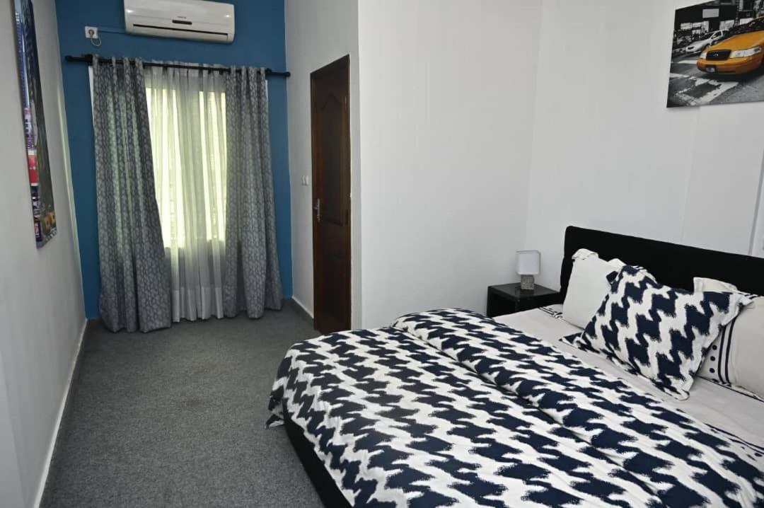 Appartement Cosy Gold Bonapriso Douala Esterno foto